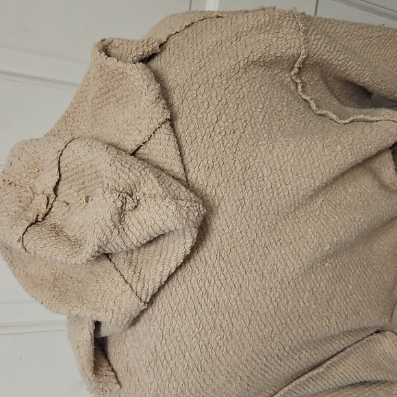 Free People Amazing Soft Sweater Jacket Pockets ! - Picture 5 of 9